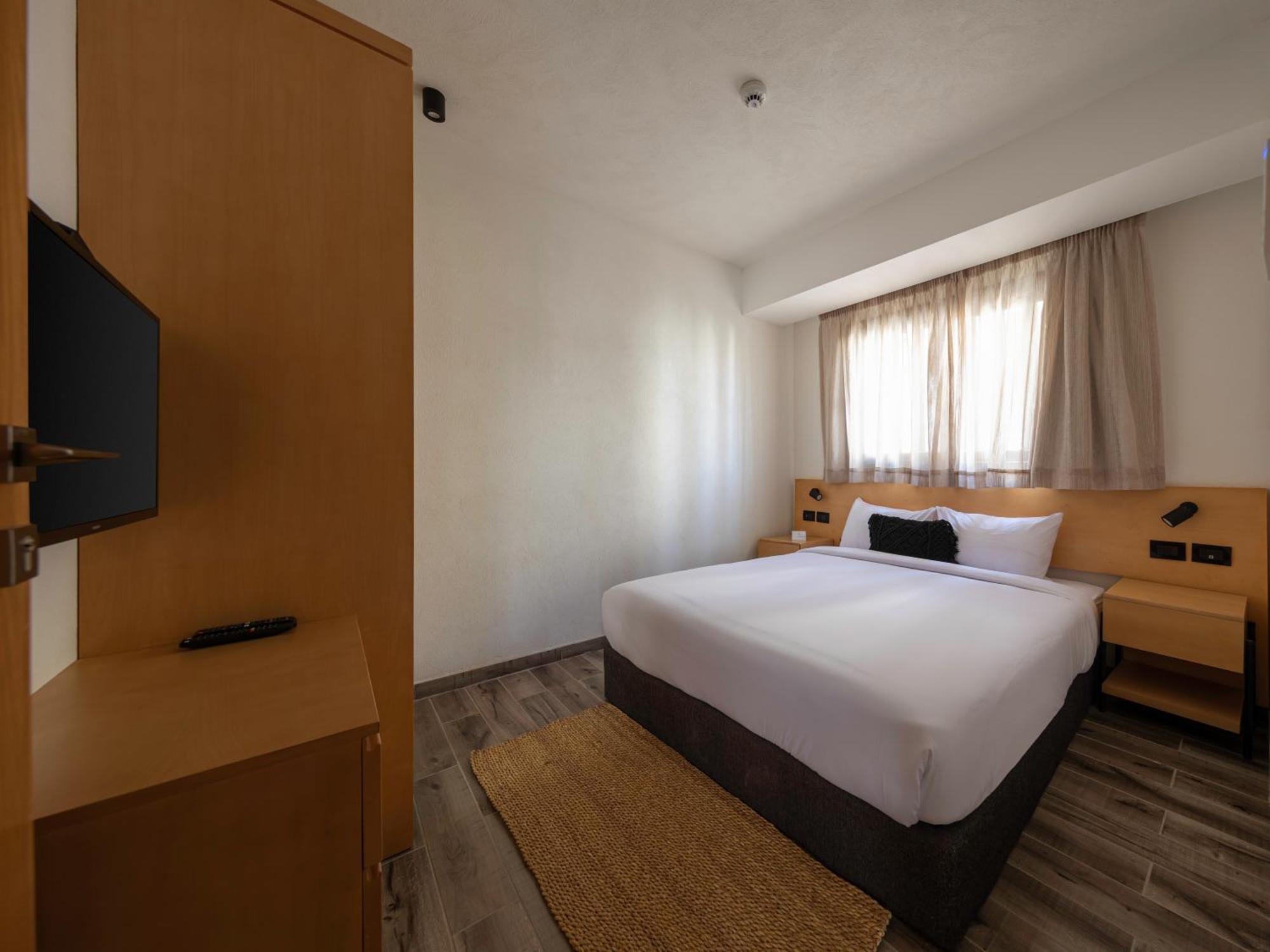 Executive Suite with Plunge Pool lagoon View