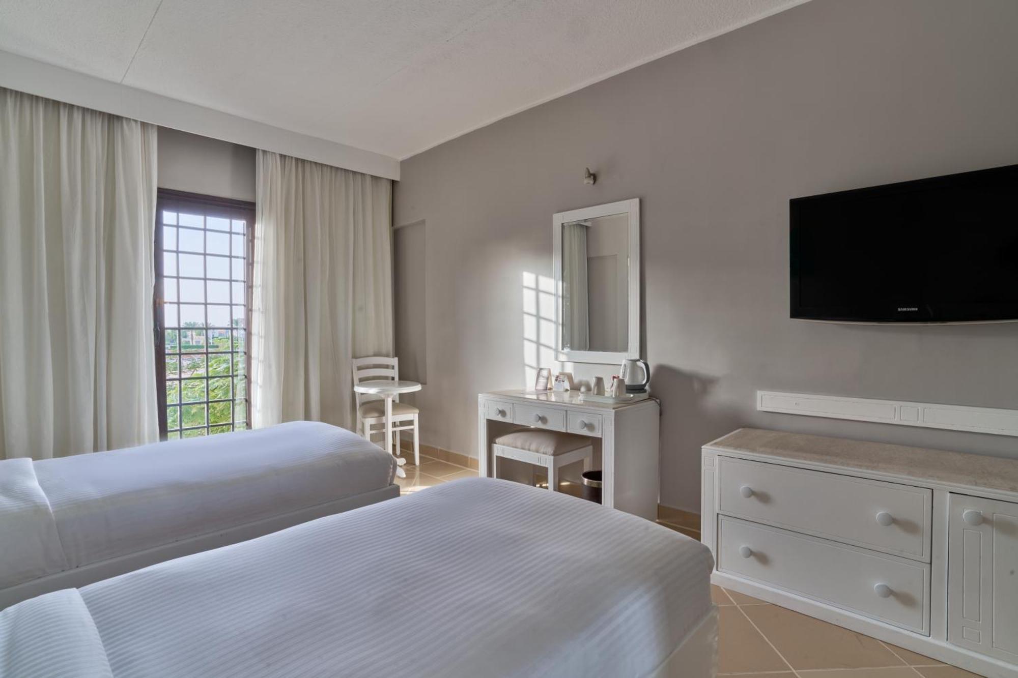 Standard room without balcony